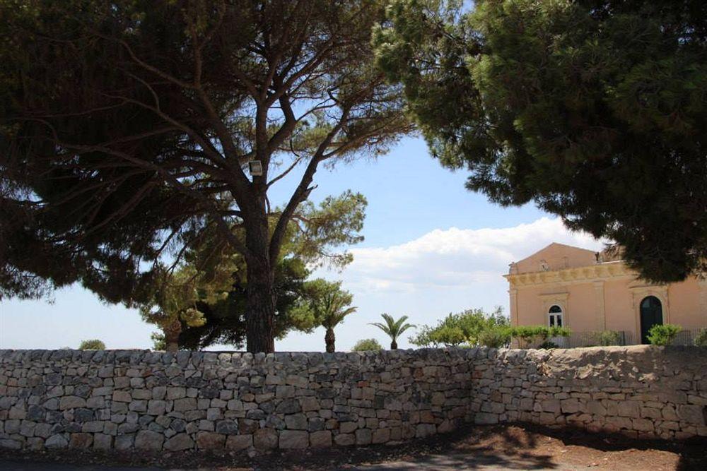 Отель Torre Del Mare Испика Экстерьер фото